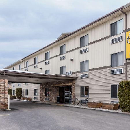 Super 8 By Wyndham Kalispell Glacier National Park Hotel Exterior photo