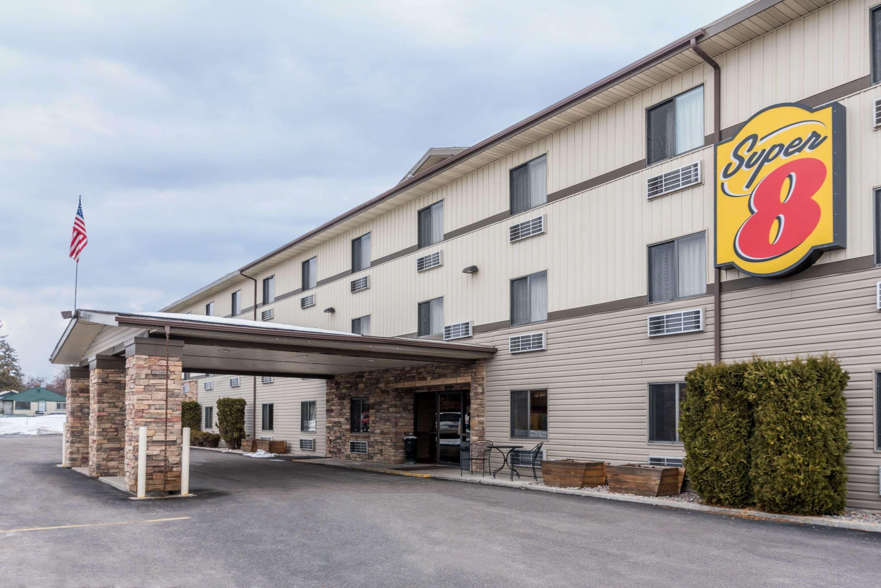 Super 8 By Wyndham Kalispell Glacier National Park Hotel Exterior photo